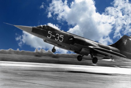 87° VAM- F104 al decollo (foto artistica)